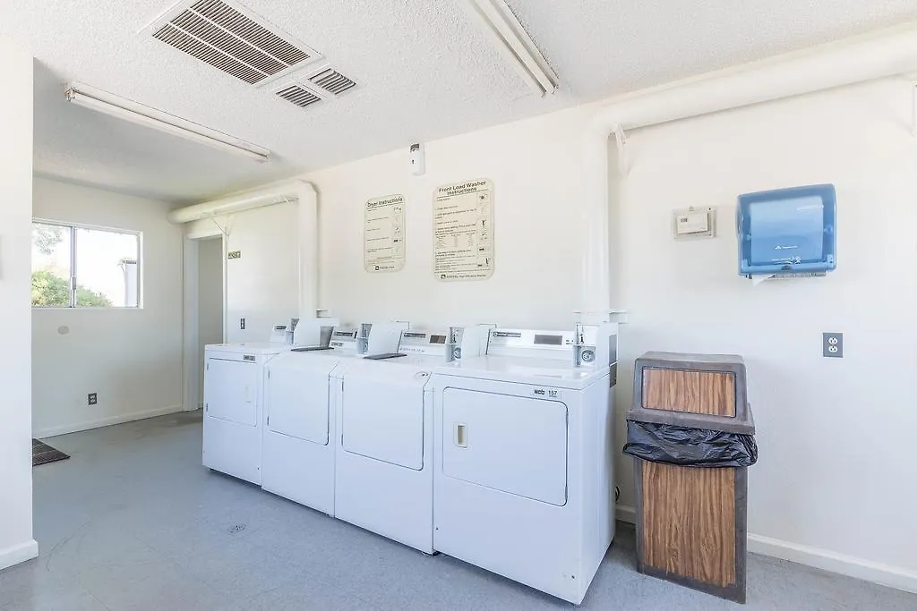 Las Vegas Camping Resort Cabin 3
